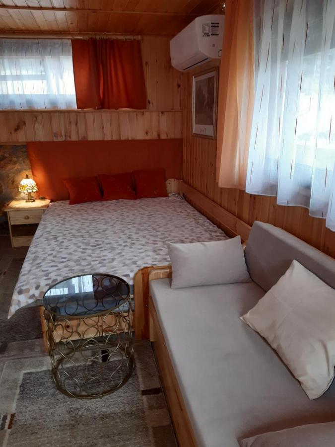 Matyas Apartman Tard エクステリア 写真