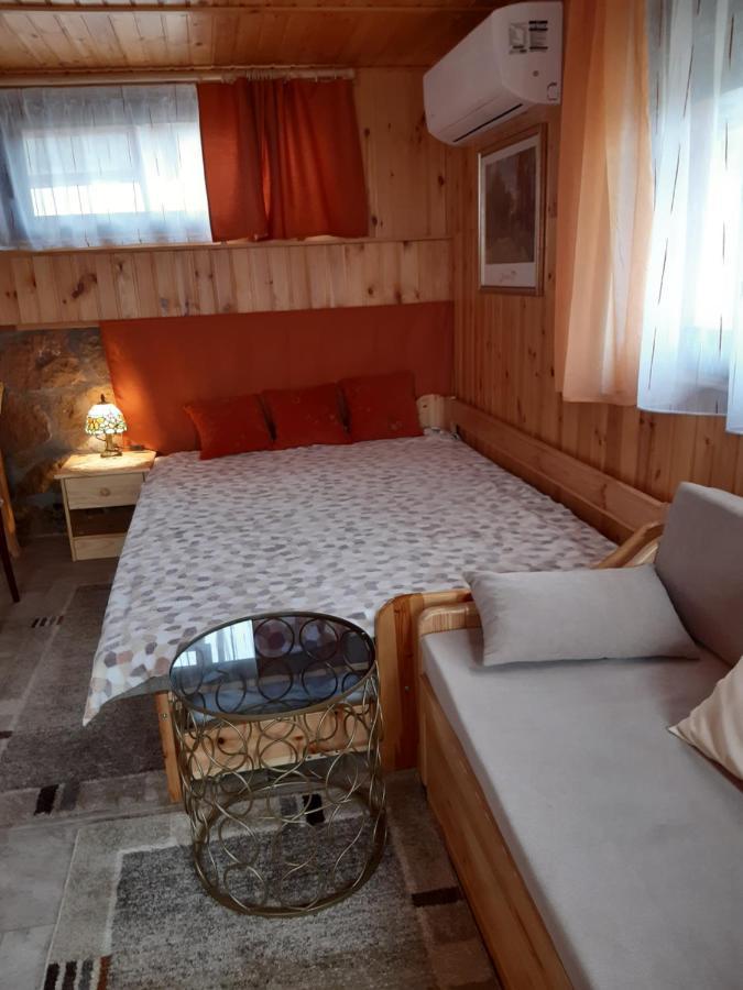 Matyas Apartman Tard エクステリア 写真